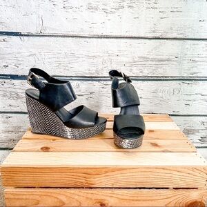 Mossimo black faux snakeskin wedges